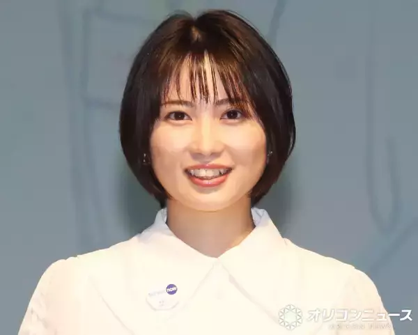 志田未来、“母親”と並んでダブルピース　仲良しオフ2ショットに反響「2人ともいい笑顔」「素敵な親子ショットですね」「可愛いです」　ドラマ『未来のムスコ』で神野三鈴と親子役