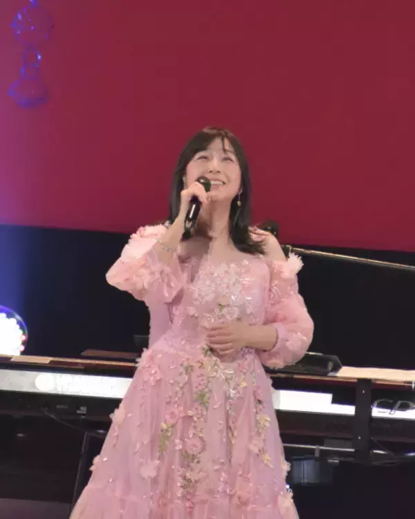 NHK『うたコン』歌姫特集　岡村孝子が復帰後初の生放送　新しい学校のリーダーズSUZUKAは「絶体絶命」初披露