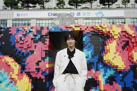 板垣李光人、初の海外映画祭で大歓声　韓国語であいさつ披露「映画館で観る醍醐味が感じられる作品」