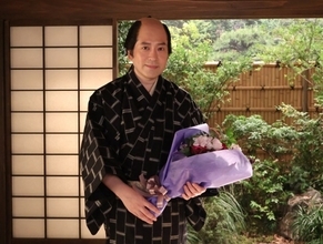 又吉直樹「先輩たちに負けないように面白い作品を作りたい」　『べらぼう』クランクアップ