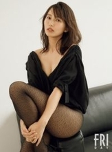 志田音々『FRIDAY』表紙連動カラー12ページ＆プレミアムDVD付き