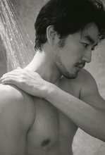 大谷亮平、1st写真集発売決定　鍛え抜かれた肉体も披露　『逃げ恥』『まんぷく』など話題作に出演