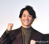 「ソフトバンク・柳町達、スーツ姿で舞台あいさつ　与田祐希にホームランの約束「年に数回しかないですが」」の画像1