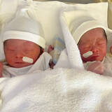 「出生後にダウン症が発覚した双子＆妊娠20週で指定難病が発覚した赤ちゃん　病気を抱えた赤ちゃんを育てる親の想い」の画像1