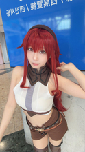 【コミケ】伊織もえ、コスプレ前の写真にネットざわつく「不審者感ある」「畑にいるカカシかな？笑」