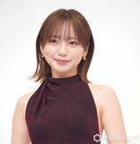 「齊藤京子、大胆な背中開きドレスで大人の魅力振りまく　家族とのクリスマス恒例イベント明かす」の画像1