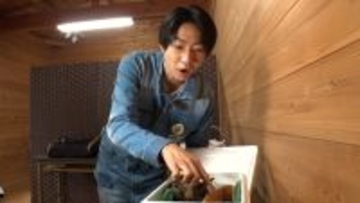 相葉雅紀＆ヒロミ、“菜の花列車”75歳の鉄道マン仲良し3人組引退式を実施　紅白歌手がまさかのサプライズ登場