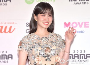 パク・ウンビン＆ヤン・セジョン、“婚約式”でのキス＆家族ショット　Netflix『恋は命がけ』、未公開写真に反響「婚約おめでとう」「美しいカップル」