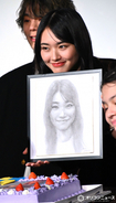 櫻坂46山﨑天、21歳の抱負は「落ち着くこと」　似顔絵のサプライズプレゼントに大喜び
