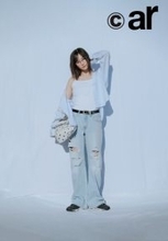 本田翼、デニムをヘルシーかつ色っぽく着こなす