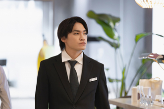 夫が不倫相手と自宅で行為→妻目撃　二階堂高嗣のベッド上の演技に反響「あのシーンが長過ぎて…」「ツバはヤベェだろ」『サレタ側の復讐』第1話【ネタバレあり】