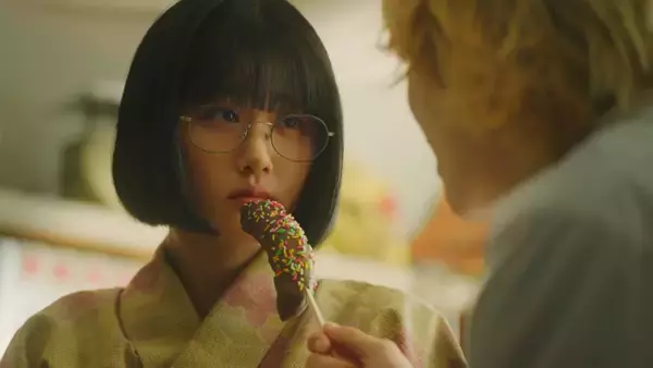 原菜乃華“るな”、チョコバナナを向けられ…　SNS「落ちたな（確信」「やめれ！」「激ヤバすぎる」『るなしい』第5話【ネタバレあり】