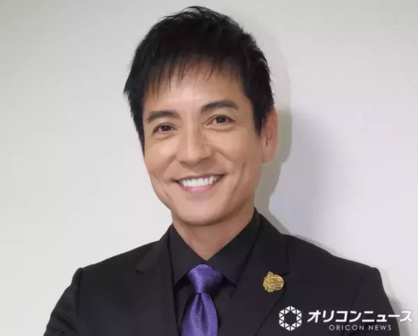 沢村一樹、息子2人との3ショットを公開「そっくり」「みんなイケメン」　家族そろっての誕生日会を報告