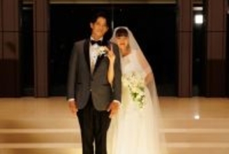 小栗旬×ハン・ヒョジュ、Netflix『匿名の恋人たち』多幸感あふれる“結婚式カット”解禁