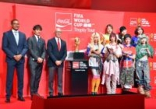 26年サッカー『W杯』優勝トロフィーが日本上陸　XGも感動「すごく圧倒されました」