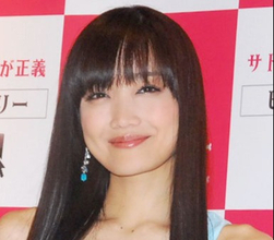 佐藤江梨子、“激変姿”にネット驚き「ギャルママになっても美人」