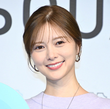 白石麻衣、ショーパン姿に反響「スタイルも良すぎる」「可愛すぎる……」「エレガントでとても素敵お嬢様」