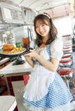 「日向坂46藤嶌果歩、ウェイトレス姿の新カット　1st写真集『果実の歩幅』ポストカード第3弾解禁」の画像1