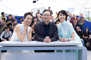 【カンヌ映画祭】松たか子＆石橋静河、華やかドレス姿で魅了　『ナギダイアリー』で共演「豊かな時間だった」
