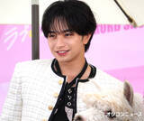 「中島健人、雨の中でもケンティー節さく裂　“ラブレイン”でも「気持ちが潤い晴れやかになるように」」の画像1