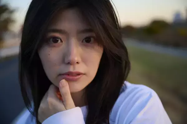 “理系大学卒業→会社員経てグラドル”山田かな、所属事務所退所へ　『水ダウ』クロちゃん人生すごろく“セクシーすぎる声”で話題に