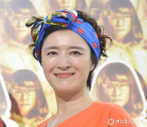 新婚1ヶ月の51歳・しゅはまはるみ、お相手と“2ショット”　左手薬指に指輪がキラリ