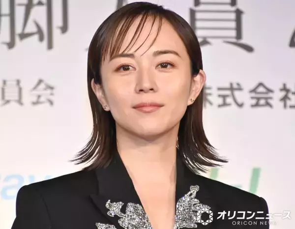 比嘉愛未、18年前の朝ドラで“夫”演じた俳優との2ショットが話題「今も素敵なお二人」「懐かしや～」