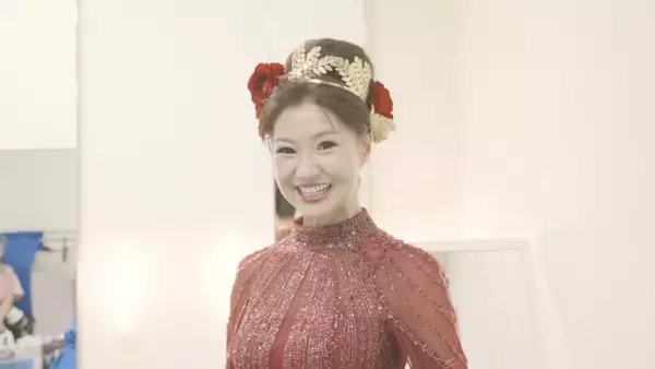 57歳♥さゆり、圧巻の美脚＆美肌の秘密公開　借金最大12億円の生活で編み出した美容法「涙出てきちゃうかも」