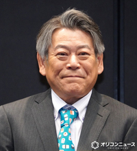 62歳・おかやまはじめ、結婚を発表「年の差婚ではありますが…」　お相手は約33歳下の杜菜摘「はじめさーん！長生きしてね！」