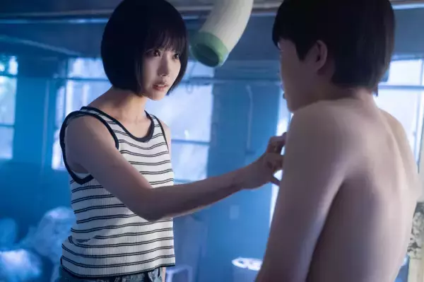 上半身裸の鈴木福、タンクトップのあのに…　場面写真公開　21日放送『惡の華』第7話【あらすじ】