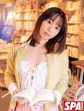 「小池里奈、『週刊SPA!』でストーリーグラビア　本屋で“ドキドキ物語”体現」の画像1