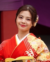 本間日陽、赤の振袖で2年連続イメージキャラクター　日枝神社は上京後の“心休まる場所”に