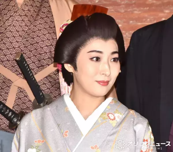 珠城りょう、艶やか和装で舞台『忠臣蔵』の会見に登場　臨場感ある立ち回りの見どころ力説「作品の中に入り込んで」