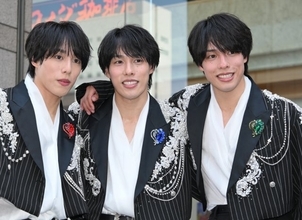 佐藤三兄弟、一卵性三つ子ぶりを発揮しまくる　質問に4連続で同じ回答　ザ・たっちから三つ子ギャグ伝授される