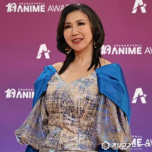 【CAA】高橋洋子、きらびやかなドレス姿を披露　華やかにオレンジカーペットに登場
