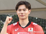 「バレーボール日本代表・髙橋藍、もうすぐ1歳の愛犬とくつろぐオフショット公開「バレーしてるときとのギャップがあああああ!!!!!」「たくさん癒されて決勝ラウンドも頑張って」」の画像1