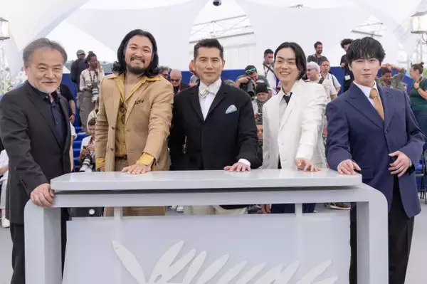 本木雅弘、主演映画『黒牢城』キャストがカンヌ初上陸　宮舘涼太は華麗なターンで盛り上げる