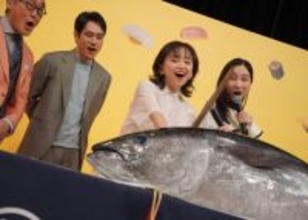 永作博美、65キロのマグロ解体ショーで入刀　ドラマ撮影で実際に寿司握る練習に奮闘「毎日頑張っています」