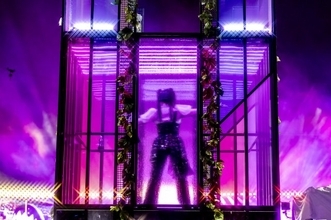 Adoが見せた“ありのままの自分”　涙とともに新たな一歩を踏み出した日産スタジアム公演【ライブレポート】