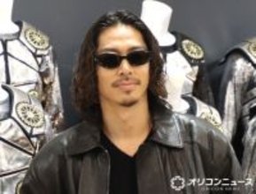 EXILE AKIRA、”170体以上”歴代衣装前に感慨「EXILEマンになるためのアイテム」