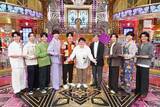 「唐沢寿明、タイムマシーン３号を引き連れ登場　SixTONESと全力大暴れ」の画像1