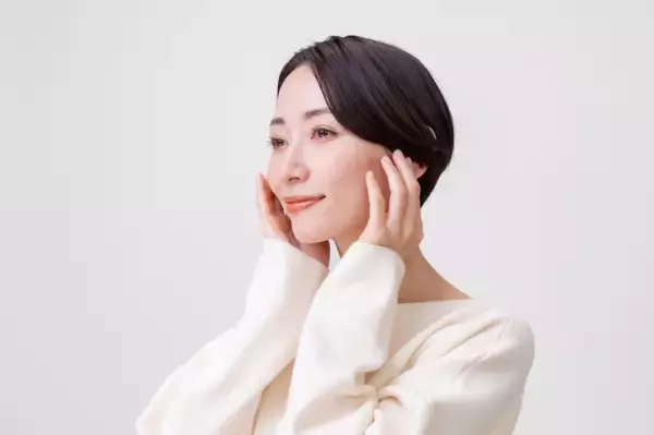 肌に求める”透明感”、どうすれば満たされる？　「攻めたケア」から「日常のケア」へ進化するピーリングのいま