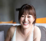 「“令和のスイカップアナウンサー”竹中知華、43歳のダイナマイトボディグラビア再び　未公開カットで構成した最新デジタル写真集」の画像1