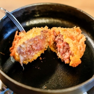 串カツ田中の新ブランドがグランドオープン　卓上で仕上げる“極上メンチカツ”専門店が登場