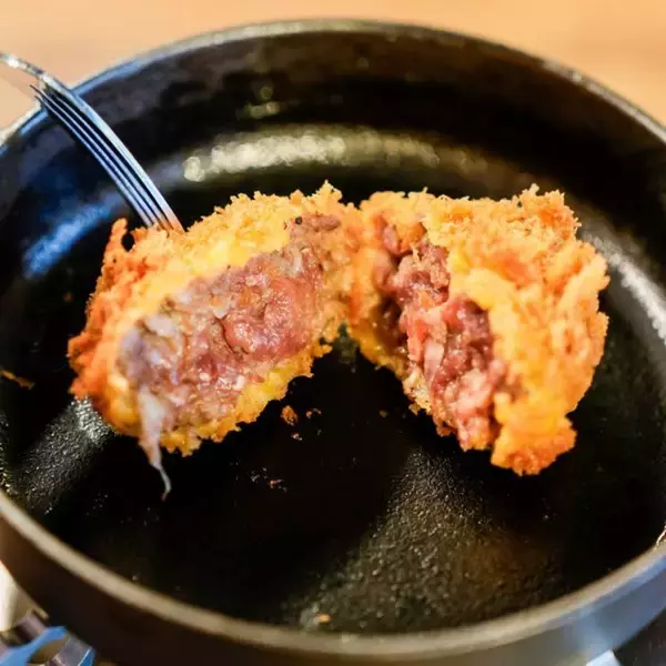 串カツ田中の新ブランドがグランドオープン　卓上で仕上げる“極上メンチカツ”専門店が登場