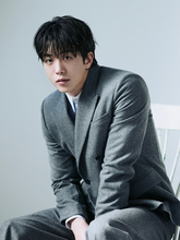 ナム・ジュヒョク主演『コード（原題）』、ディズニープラスで配信決定　願いを叶える“謎のスマホアプリ”を巡るアクション・サスペンス
