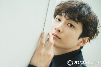 【めおと日和】深見役・小関裕太、久々の“軍服姿”撮影オフショットに反響「おかえりなさい」「このお姿を見ただけで一気にワクワクしてきました」
