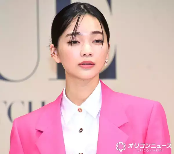 来年朝ドラ主演・見上愛、今年の漢字は“愛”　理由は「名前の由来と同じ」