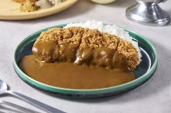 東京駅グランスタの限定カツカレーに反響　「まさに最強のコンビですね！」「店舗内で食せるの初めてじゃない？」