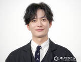 「岡田将生、迫力ある劇中から一転　撮影現場で見せた“ギャップ全開”オフショット『殺し屋たちの店2』共演者らが公開」の画像1